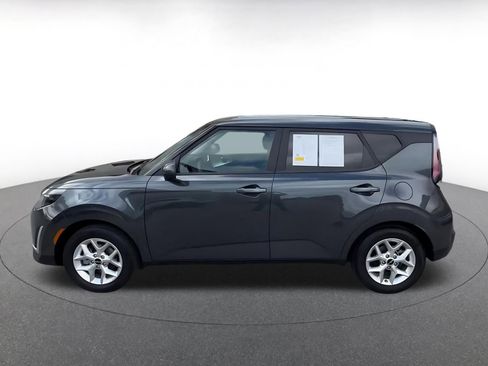 Used 2025 Kia Soul LX w/ LX Technology Package image 9
