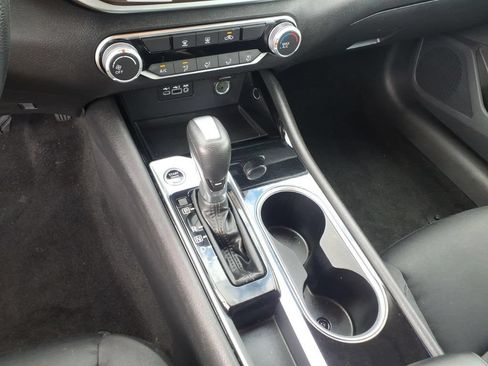 Used 2024 Nissan Altima 2.5 SV FWD image 18