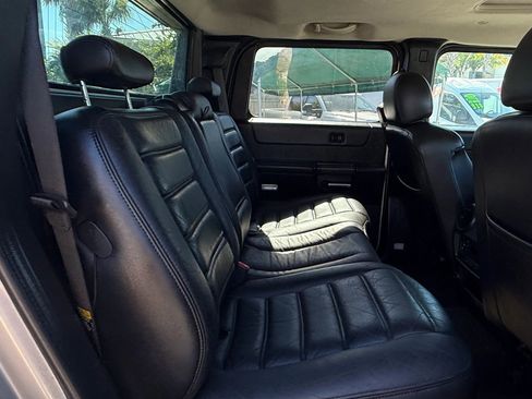 Used 2005 HUMMER H2 SUT Sport Utility Pickup 4D w/ Preferred Equipment Group image 21