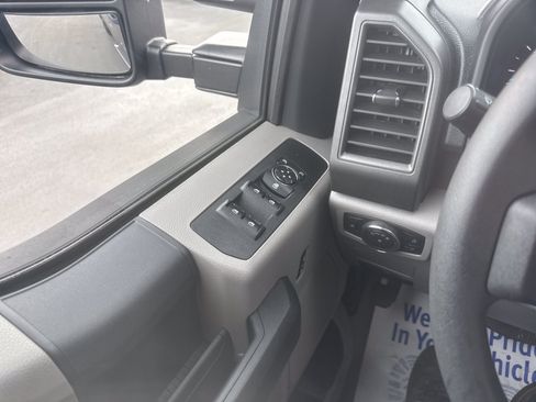 Used 2017 Ford F250 XL w/ STX Appearance Package AWD/4WD image 11