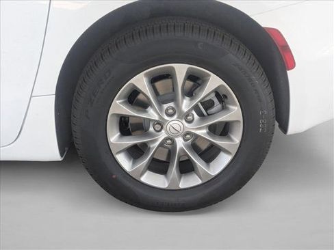 New 2026 Chrysler Pacifica Select image 10