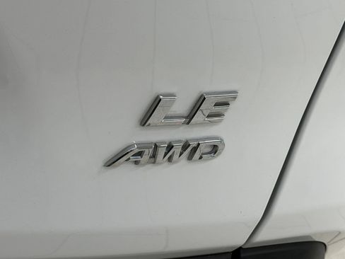 Used 2024 Toyota RAV4 LE AWD/4WD image 31