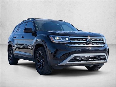 Used 2022 Volkswagen Atlas SE w/ Black Wheel Package image 3