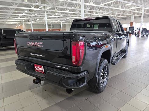Used 2023 GMC Sierra 3500 Denali w/ Denali Ultimate Package AWD/4WD image 5