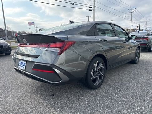 Certified 2025 Hyundai Elantra Sport image 7