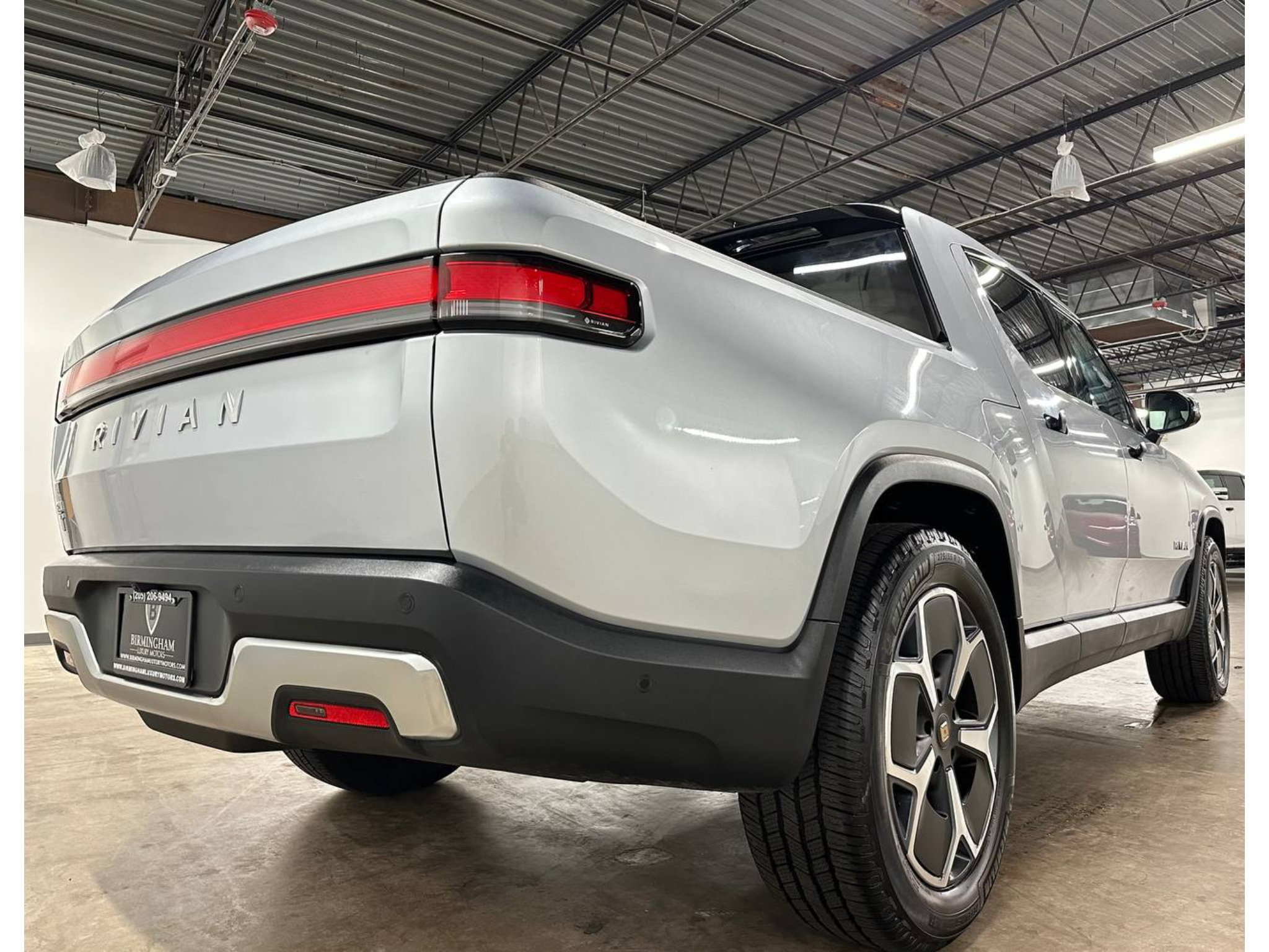 Used 2023 Rivian R1T Adventure Dual AWD/4WD image 13