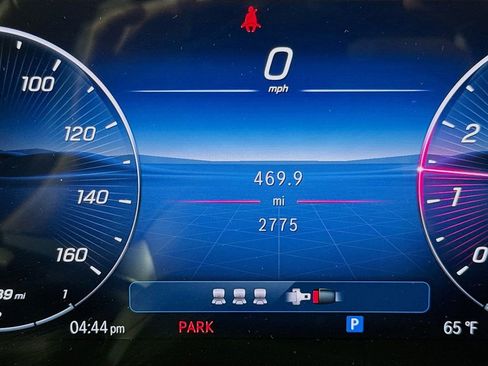 Used 2025 Mercedes-Benz C 300 4MATIC Sedan image 12