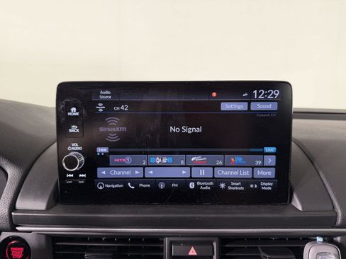 Used 2025 Honda Pilot Black Edition image 5