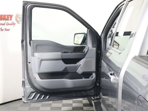 Used 2023 Ford F150 Lariat w/ Trailer Tow Package image 22