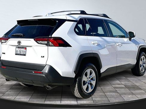 Used 2019 Toyota RAV4 LE image 13
