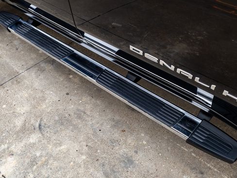 Used 2024 GMC Sierra 2500 Denali w/ Denali Reserve Package image 40