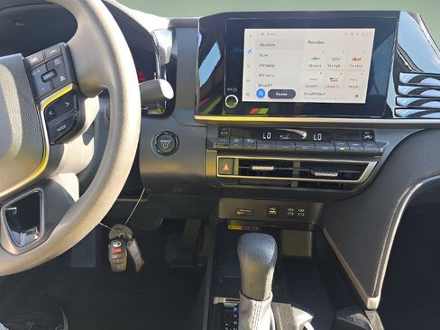 Used 2025 Toyota Camry LE image 9