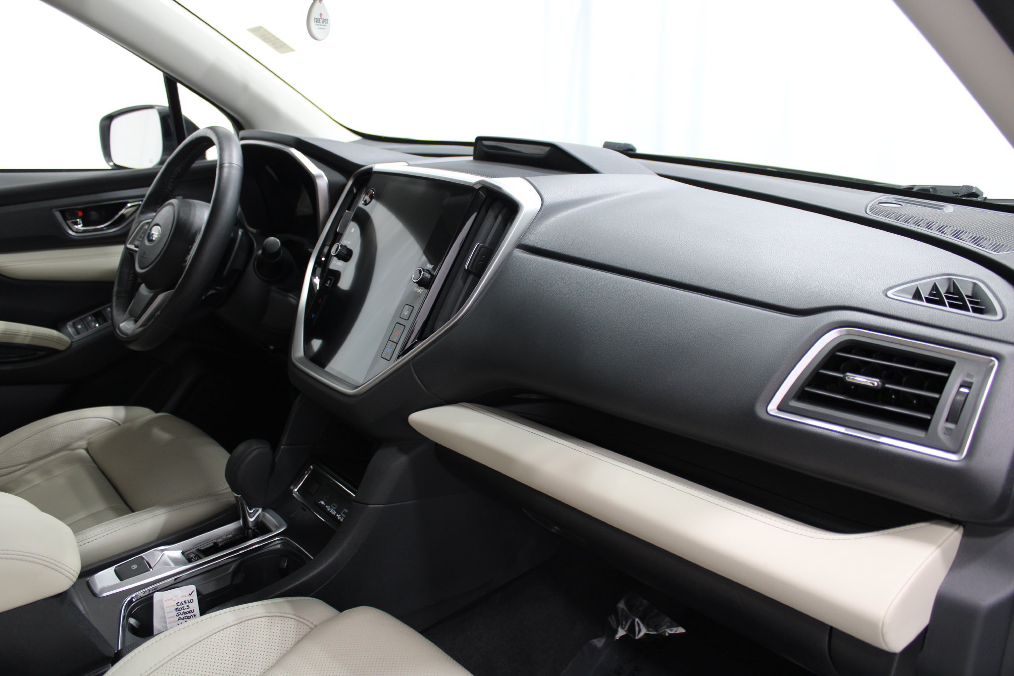 Used 2023 Subaru Ascent Limited AWD/4WD image 29