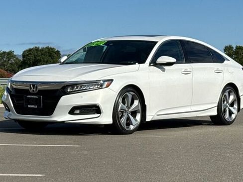 Used 2018 Honda Accord Touring image 8
