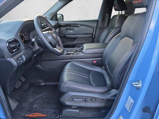 Used 2025 Honda Pilot TrailSport image 15