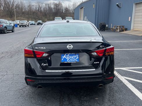 Used 2022 Nissan Altima 2.5 SV w/ SV Premium Package image 5