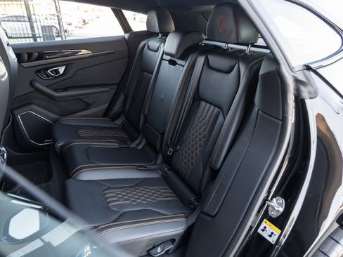 Used 2026 Lamborghini Urus SE AWD/4WD image 38