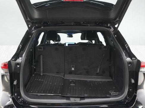 Certified 2025 Toyota Highlander XSE AWD/4WD image 7