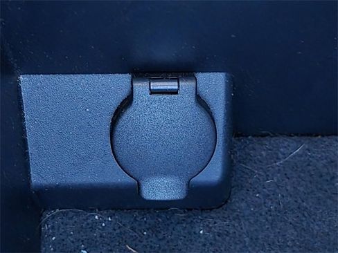 Used 2021 Nissan Titan PRO-4X w/ Pro-4x Utility Package image 31