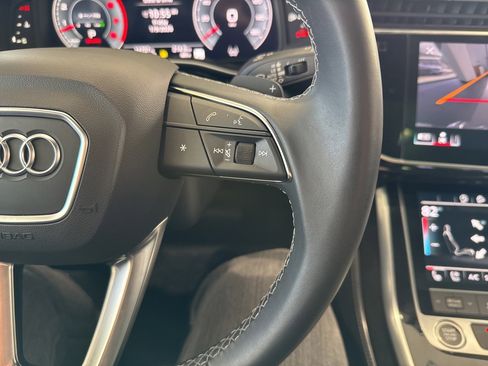 Used 2025 Audi Q7 3.0T Premium Plus image 21