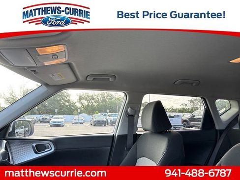 Used 2025 Kia Soul LX w/ LX Technology Package FWD image 11