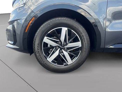Used 2023 Kia Sorento S w/ Panoramic Sunroof Package FWD image 9