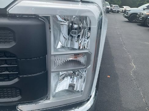 New 2026 Ford F250 XL AWD/4WD image 9