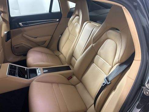 Certified 2023 Porsche Panamera 4 Platinum Edition image 15