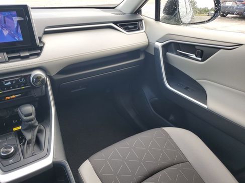 Used 2025 Toyota RAV4 XLE image 11