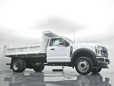 New 2025 Ford F550 2WD Regular Cab Super Duty image 3