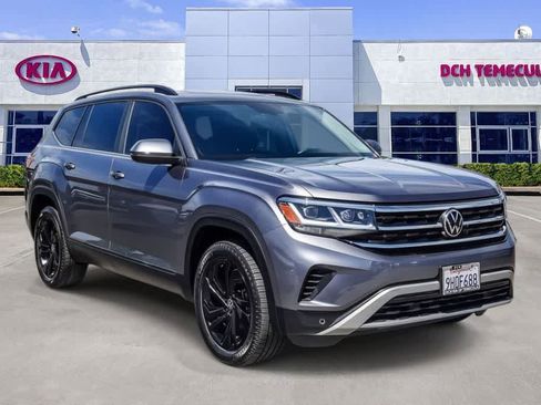 Used 2022 Volkswagen Atlas SE w/ Panoramic Sunroof Package image 3