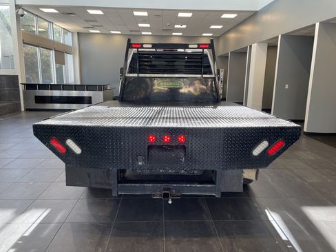 Used 2024 GMC Sierra 3500 Pro w/ Convenience Package AWD/4WD image 9