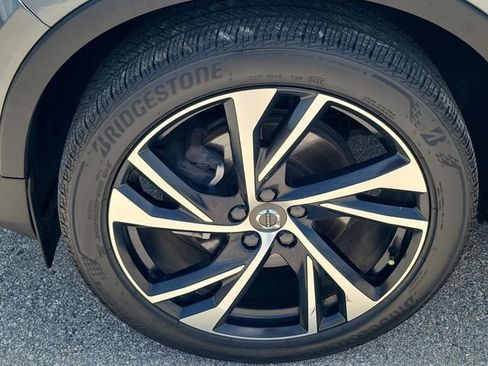 Used 2019 Volvo XC40 T5 R-Design AWD/4WD image 8