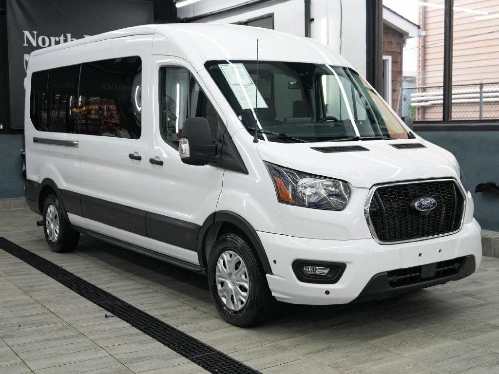 Used 2025 Ford Transit 350 XLT RWD image 3