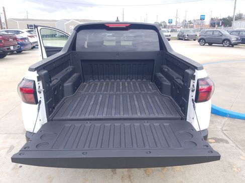 Certified 2025 Hyundai Santa Cruz SE image 19