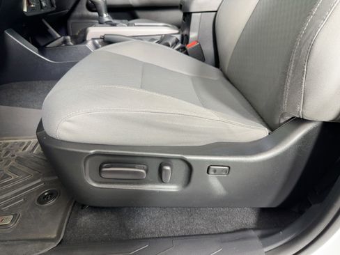 Used 2020 Toyota Tacoma SR5 image 11