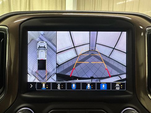 Used 2022 Chevrolet Silverado 2500 High Country w/ Z71 Off-Road Package image 31