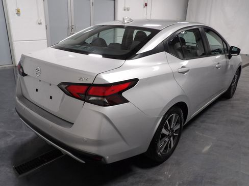 Used 2021 Nissan Versa SV FWD image 4