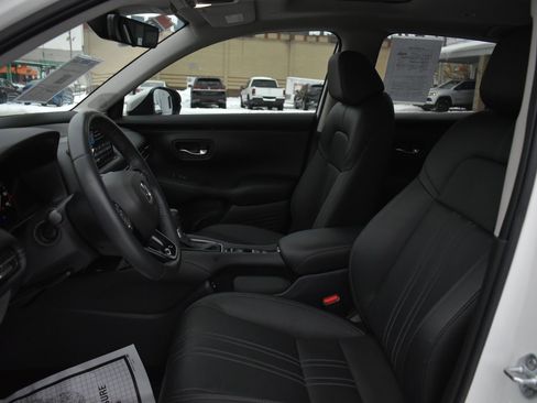 Used 2025 Honda HR-V EX-L image 17