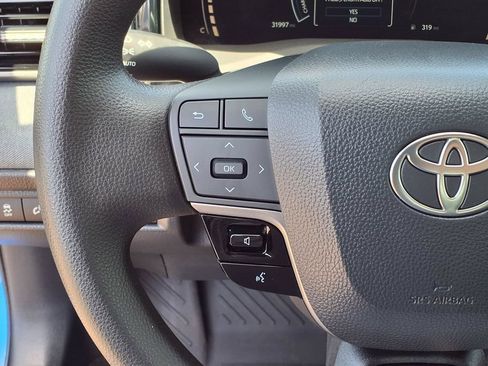 Used 2025 Toyota Camry LE FWD image 28