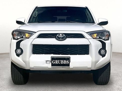 Used 2017 Toyota 4Runner SR5 RWD image 4