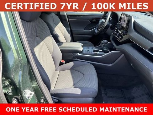 Used 2023 Toyota Highlander LE FWD image 9