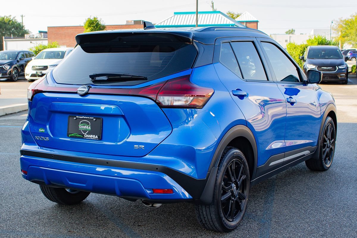 Used 2023 Nissan Kicks SR w/ SR Premium Package FWD image 9