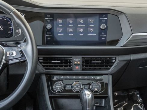 Used 2019 Volkswagen Jetta SEL FWD image 8
