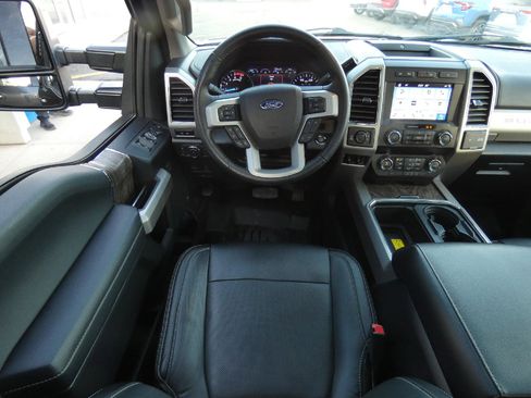 Used 2019 Ford F250 Lariat w/ Lariat Ultimate Package AWD/4WD image 14