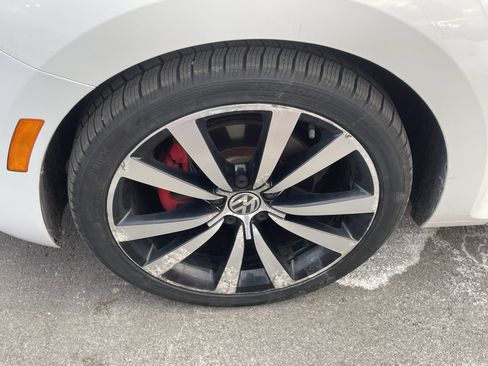 Used 2014 Volkswagen Beetle R-Line image 9