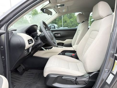 Used 2023 Honda HR-V LX image 11