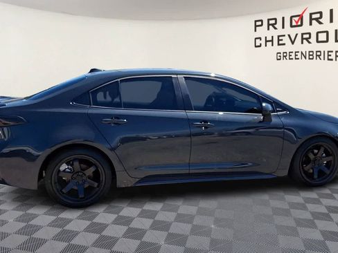 Used 2025 Toyota Corolla LE FWD image 9