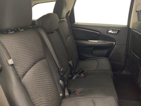 Used 2020 Dodge Journey SE w/ SE Popular Equipment Group FWD image 19