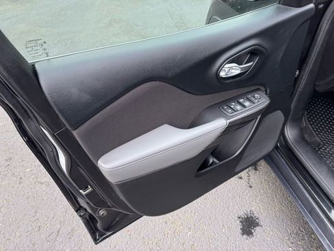 Used 2014 Jeep Cherokee Latitude image 5